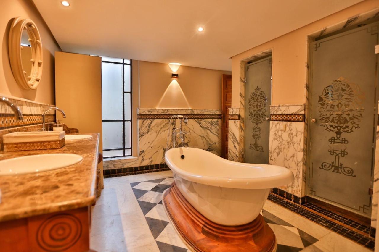 Villa May Sur Le Golf De La Palmeraie With Cooker And Butler Included Marrakesh Exterior photo